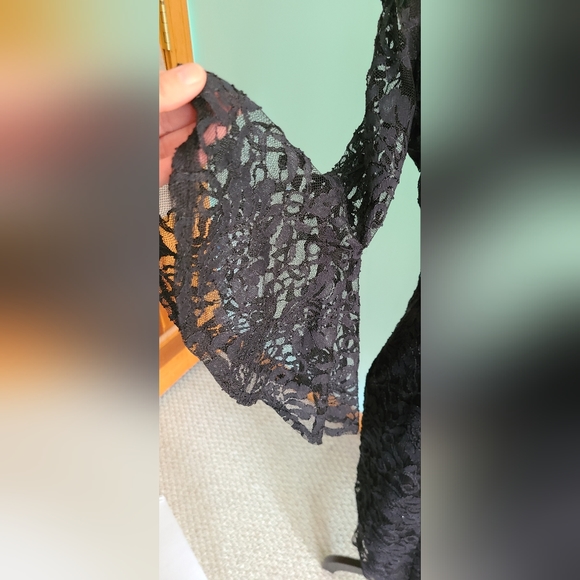 Black Lace Bodycon Dress Size 8 - Picture 4 of 7